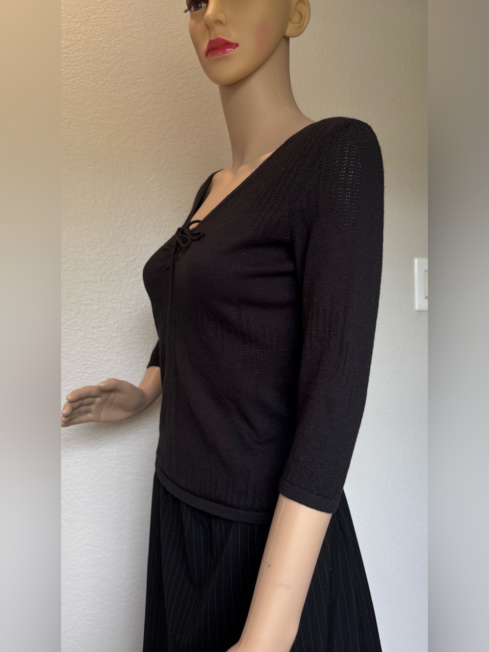 Express Black V-Neck Tie-Front Knit Textured Top stretch 3/4 sleeves Small - Picture 3 of 12
